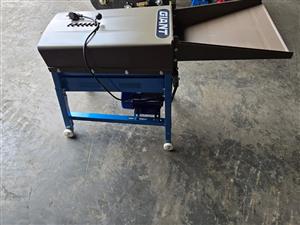 New Giant electric maize threshers available