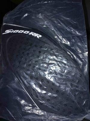 Knee Grips Available 