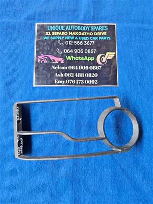 Right Headlight Trim Piece for Land Rover Discovery 4 