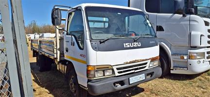 Isuzu NPR 400