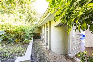 Urgent Sale | Modern Luxury Meets Glitz & Lifestyle