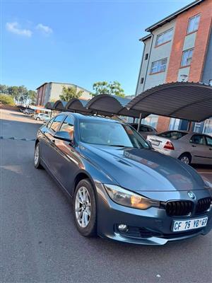 2013 BMW 320i  2013