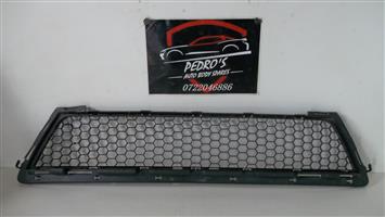 Nissan NP200 grilles