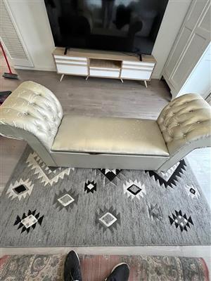 Kist and Ottoman.