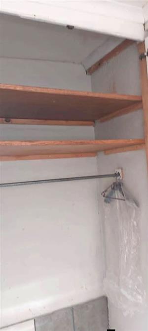 Single outside room to let in Kensington Johannesburg
