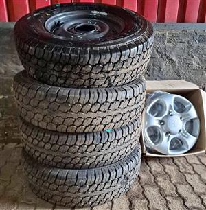 Mahindra Scorpio 2.2 S4/S6/S11 SUV Rims And Tyres