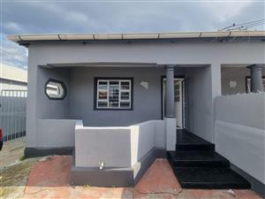 Cluster Rental Monthly in Lansdowne