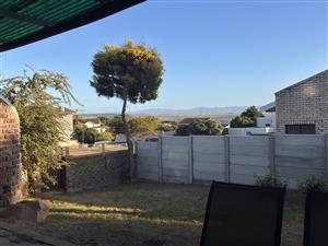 New to the Market with a Flatlet in Popular Wavecrest in Jeffreys Bay