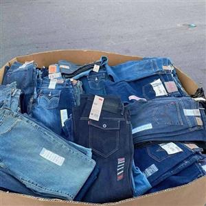New Arrival Truck Load Liquidation of Male and Female Jeans Cothings 
