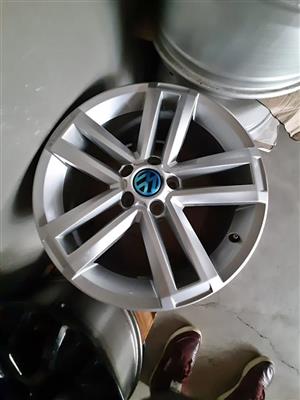 19inch VW Amarok OEM mag to use for spare wheel 