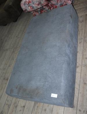 GREY OTTOMAN (S067691B)