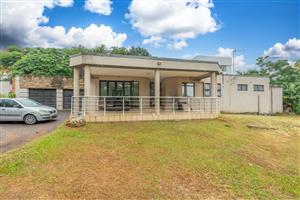 Live the Dream in this Ultra-Modern, Large Family Home