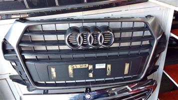 AUDI Q3 2018 Grill 