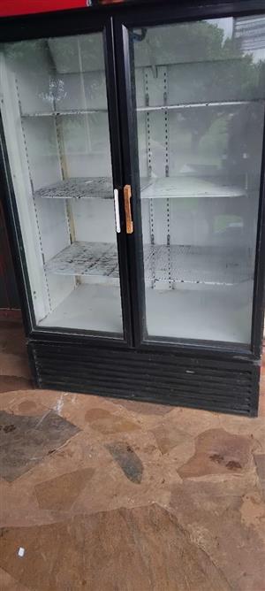 Dubble door cooldrink fridge