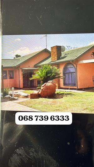 ROOMS TO RENT 