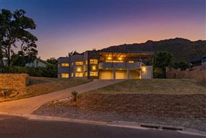 Brand New 4-Bedroom Fully Furnished House for Rent – Gordon's Bay