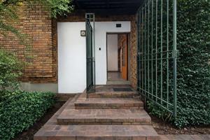 Garden Cottage Rental Monthly in Blairgowrie