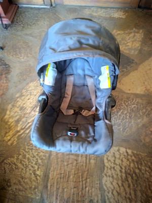 Baby car seat and carry cot for sale