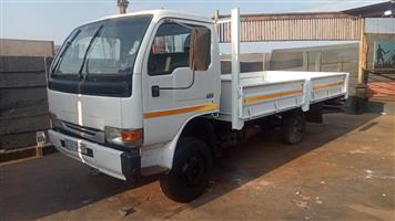 2011 Nissan UD35 dropside
