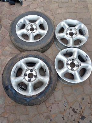Toyota tazz conquest rims size 14 and 1 is damage