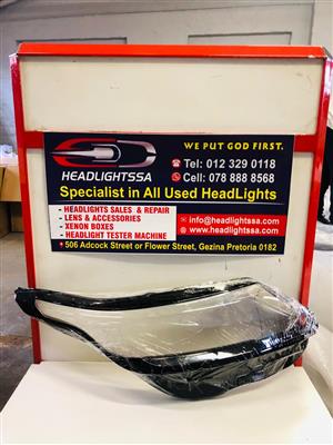 Range Rover Velar right side headlight replacement lens (2018)