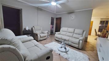 Modern Family Home with Spacious Garden and Double Garage