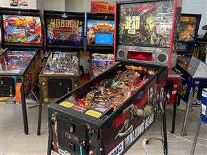 The Walking Dead PRO Pinball Machine by Stern Pinball