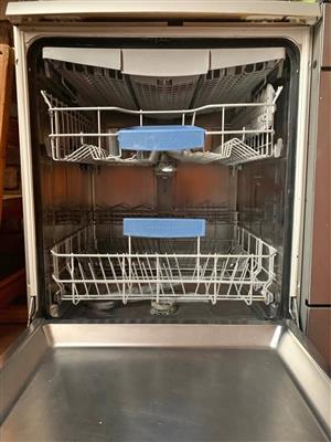 Bosch Dishwasher – Excellent Working Condition – Moving Sale