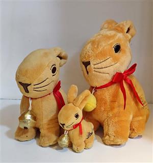 Set of 3 Lindt bunnies plush toys.