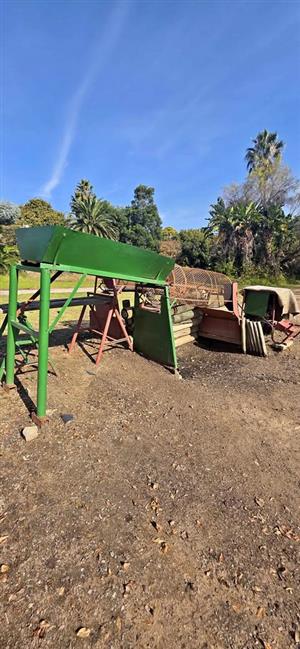 Rotary trommel screen
