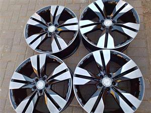 Urgent sale OEM 20 inch Mercedes mags for sell