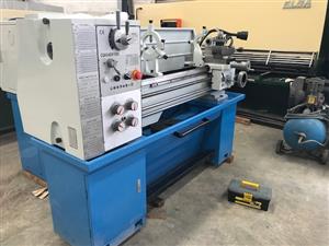 Lathe, 1000mm B/Centres, 400mm Swing, 52mm Spindle Bore, Brand New