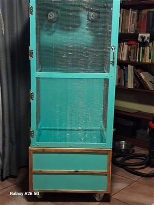 BRAND NEW LARGE CHAMELEON CAGE FOR SALE