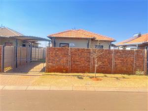 House For Sale in Protea Glen