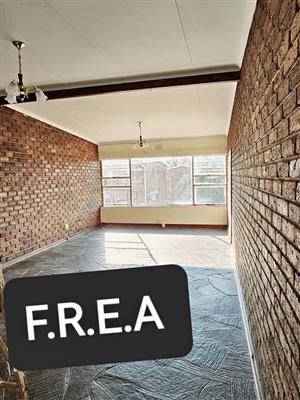 5 Bedroom Apartment Strubenvale