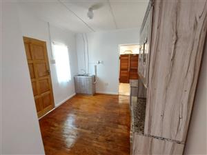 House Rental Monthly in Graaff-Reinet