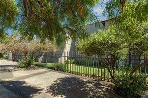 Apartment For Sale in Lambton