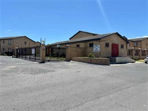 Apartment For Sale in Fairview Golf Estate