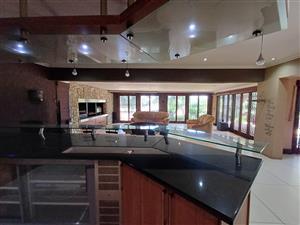 Absolute Beautiful Bargain Buy In The Lovely Flora Gardens.