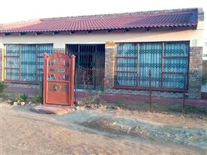 This beautiful three bedrooms property its situated in Pretoria