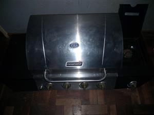 Megamaster gas braai 4 burner and side burner