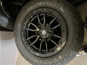 Rims and Tyres. 265/60 R18  Tyres running condition 82% 15-20 km usage. 