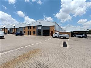 Great mini warehouse to rent in Strijdom Park.
