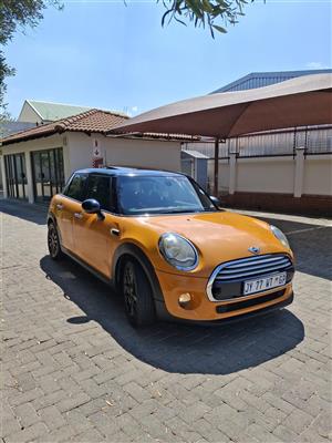 2016 MINI Cooper 5-Door Manual