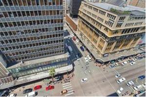 SPACIOUS BACHELOR UNIT  IN DURBAN CENTRAL