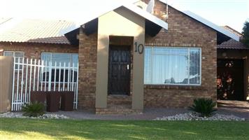 Townhouse Rental Monthly in Secunda Ext 22