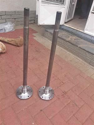 TOYOTA NISSAN, HILUX, ISUZU, ETC REAR SIDE SHAFTS. NEW MODELS. FOR VARIOUS OTHER CARS TOO.