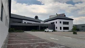 1,922m Ground Floor White Box Office with N1 Exposure