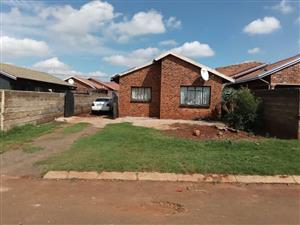 House For Sale in VOSLOORUS EXT 14