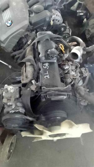TOYOTA HILUX 2L 2.4L DESIEL COMPLETE ENGINE FOR SALE